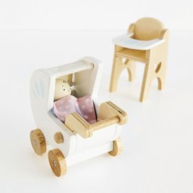 Le Toy Van Set baby with accessories, Le Toy Van