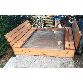 Lockable sandbox with benches 140 x 140 - impregnated